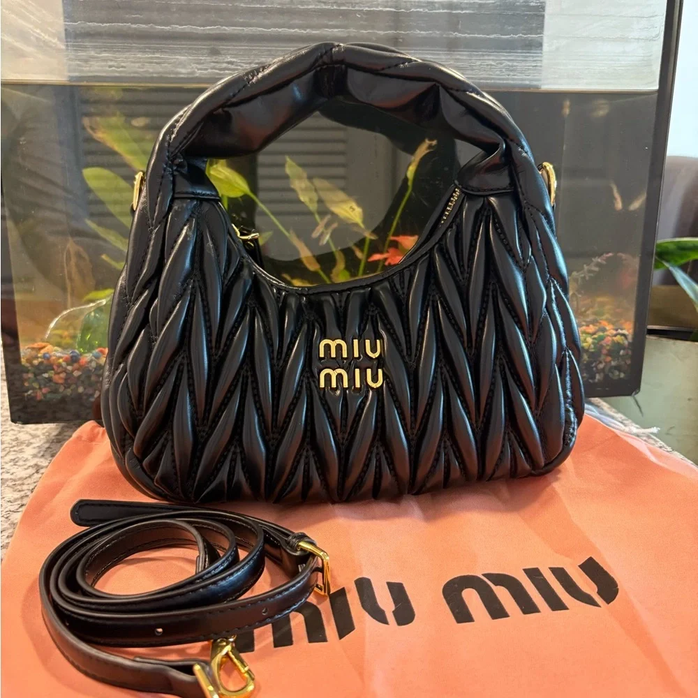 Black Quilted Shoulder Bag Crossbody purse - Picture 3 of 8